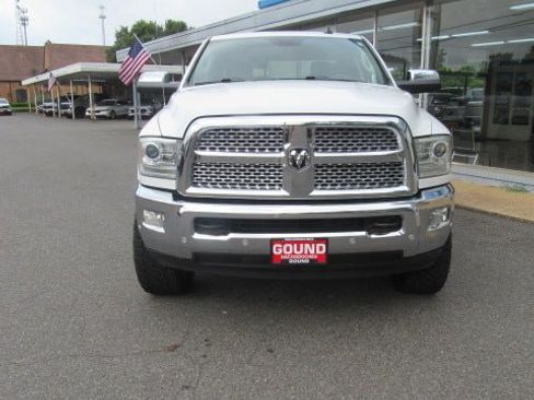 Used 2016 RAM 2500 Laramie w/ Convenience Group AWD/4WD image 4