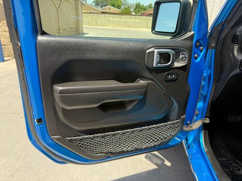 Used 2022 Jeep Gladiator Sport AWD/4WD image 22