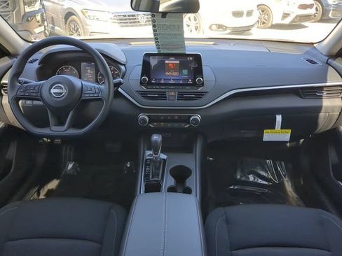 Certified 2025 Nissan Altima 2.5 S FWD image 13