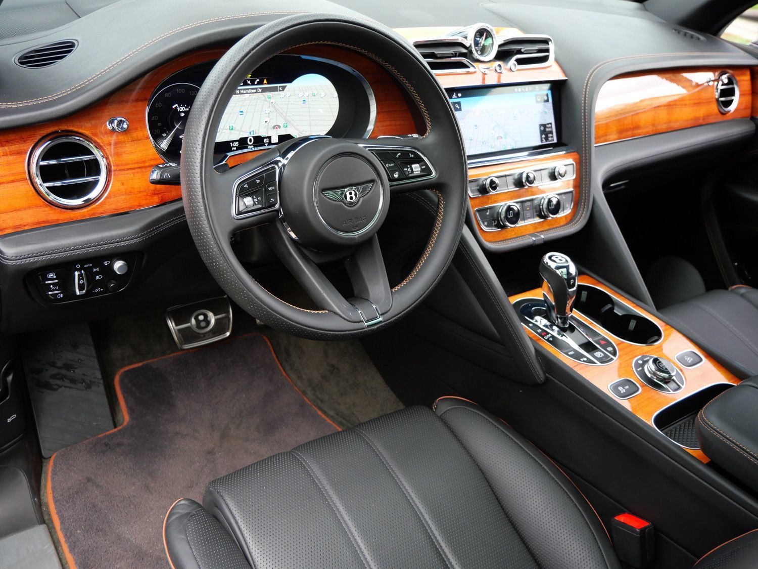 Used 2022 Bentley Bentayga AWD/4WD image 11
