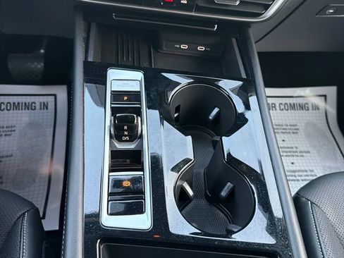 Used 2025 Volkswagen Atlas SE AWD/4WD image 35