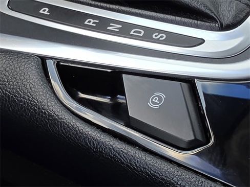 Used 2016 Ford Edge Titanium w/ Technology Package image 27