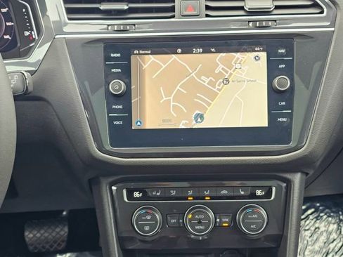 Used 2021 Volkswagen Tiguan SEL image 37