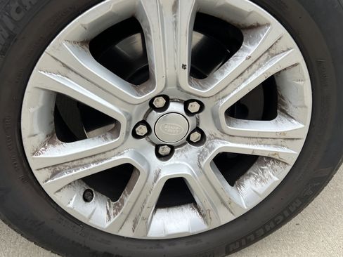 Used 2016 Land Rover Range Rover Evoque SE Premium image 12