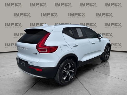 Used 2025 Volvo XC40 B5 Core AWD/4WD image 5