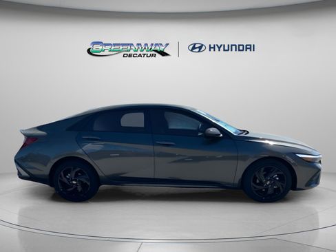 New 2026 Hyundai Elantra Sport FWD image 9