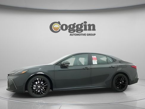New 2026 Toyota Camry SE FWD image 4