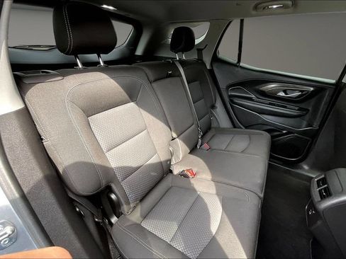 Used 2024 GMC Terrain SLE FWD image 29