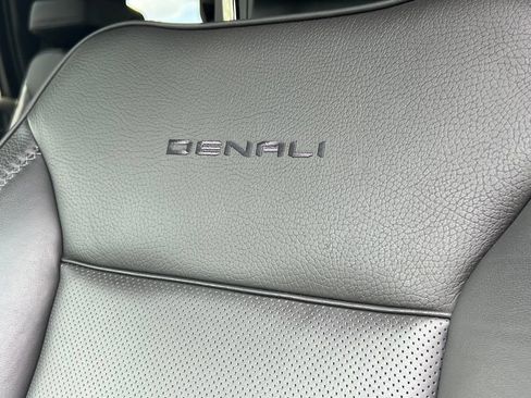 Used 2024 GMC Yukon Denali w/ Advanced Technology Package AWD/4WD image 13