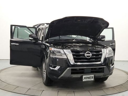 Used 2024 Nissan Armada SL image 10