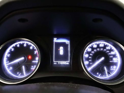 Used 2019 Toyota Camry SE image 4