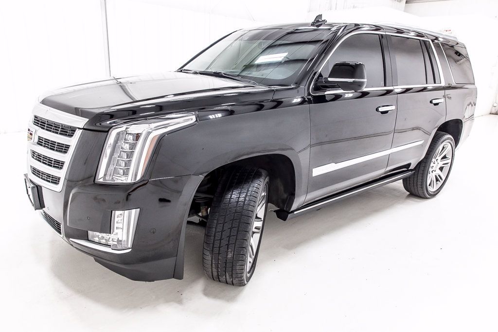 Used 2019 Cadillac Escalade Premium Luxury RWD image 2