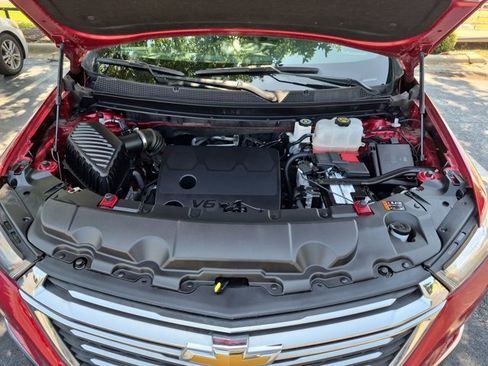 Used 2022 Chevrolet Traverse LT FWD image 23