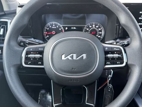 Used 2023 Kia Sorento LX AWD/4WD image 23