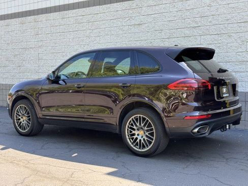 Used 2018 Porsche Cayenne AWD/4WD image 2