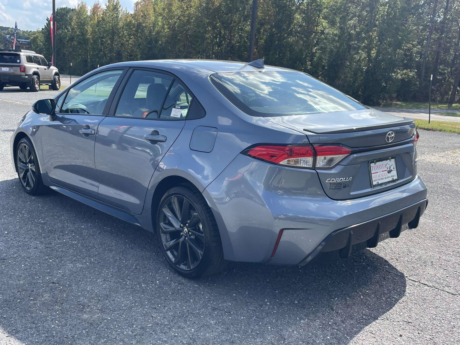Used 2026 Toyota Corolla SE FWD image 4
