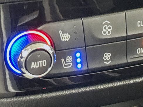 Used 2023 Buick Enclave Avenir w/ Avenir Technology Package FWD image 21