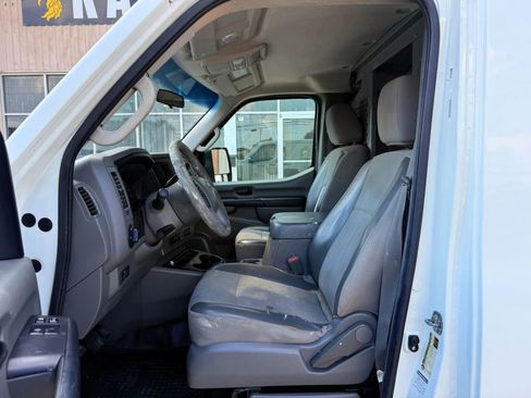 Used 2015 Nissan NV 2500 SV w/ Side & Curtain Airbag Package image 17
