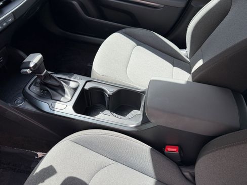 Used 2025 Kia K4 LXS image 37