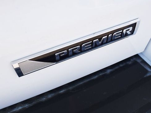 Used 2018 Chevrolet Tahoe Premier AWD/4WD image 11