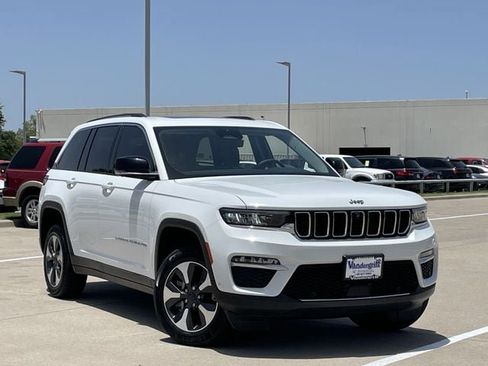 Used 2022 Jeep Grand Cherokee Limited 4xe w/ Luxury Tech Group II AWD/4WD image 2