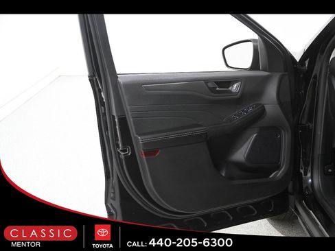 Used 2024 Ford Escape Active AWD/4WD image 4