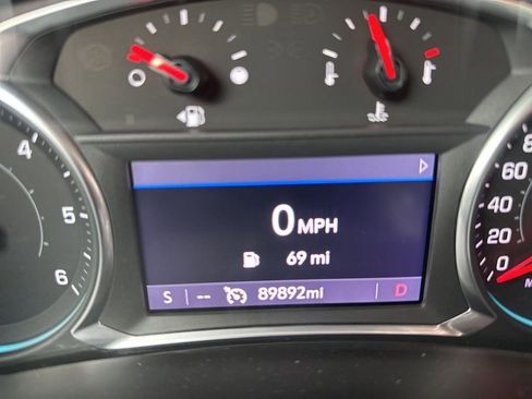 Used 2019 Chevrolet Equinox Premier w/ Premier True North Edition image 11