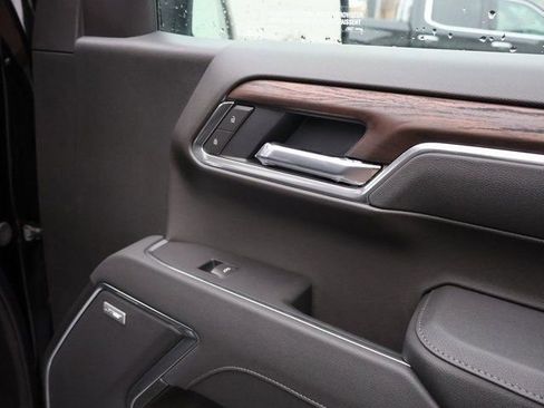 New 2026 GMC Sierra 1500 SLT w/ SLT Premium Plus Package image 8