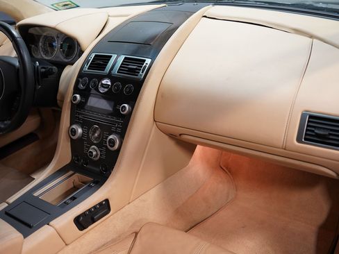 Used 2009 Aston Martin V8 Vantage Coupe image 39