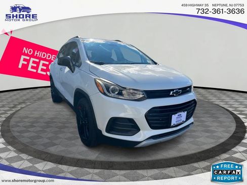 Used 2018 Chevrolet Trax LT w/ Redline Edition AWD/4WD image 3