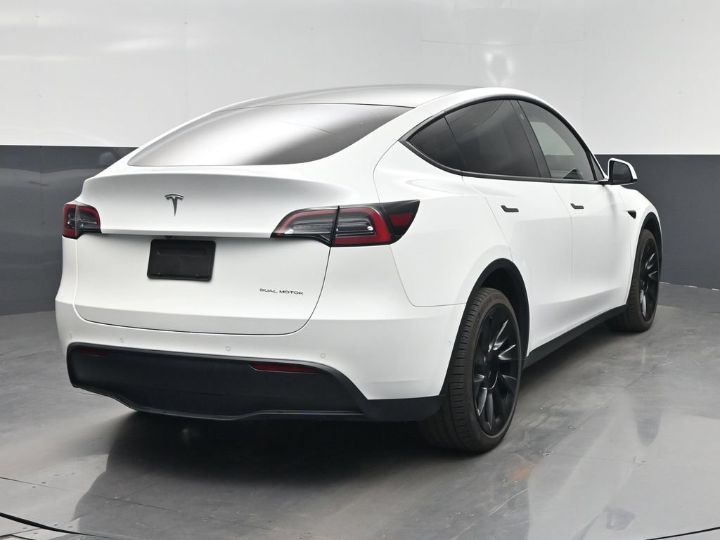 Used 2022 Tesla Model Y Long Range AWD/4WD image 28