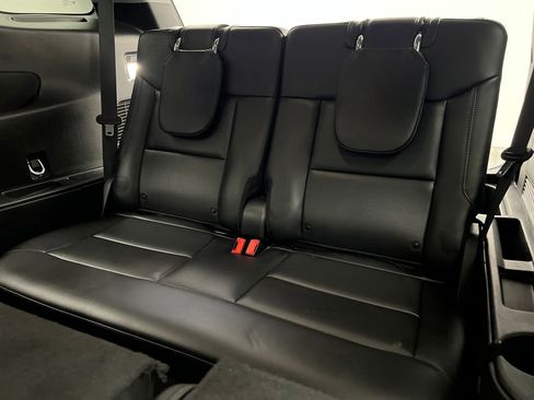 Used 2024 Ford Explorer XLT w/ Equipment Group 202A image 31