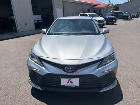 Used 2022 Toyota Camry LE image 8