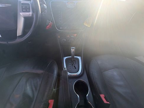 Used 2011 Chrysler 200 Limited image 11