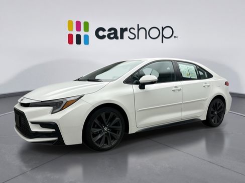 Used 2025 Toyota Corolla SE image 1