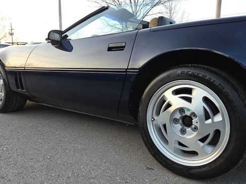 Used 1989 Chevrolet Corvette Convertible RWD image 11