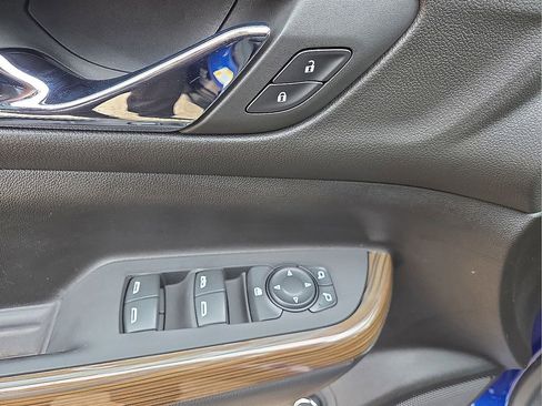 Used 2023 GMC Acadia SLE w/ Driver Convenience Package image 23