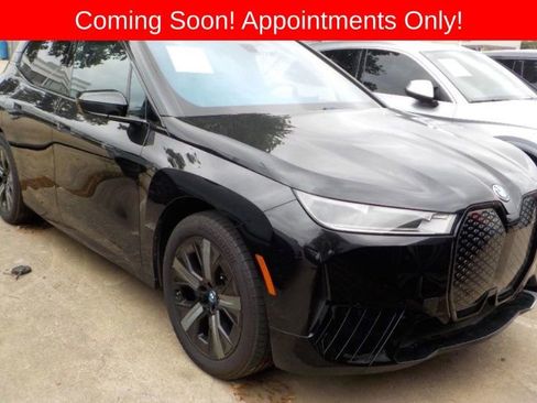 Used 2023 BMW iX xDrive50 w/ Sport Package AWD/4WD image 1