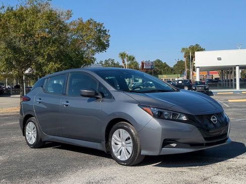 Used 2023 Nissan Leaf S image 2