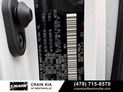 Used 2023 Toyota Sienna Limited FWD image 38