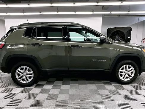 Used 2018 Jeep Compass Sport w/ Cold Weather Group AWD/4WD image 15