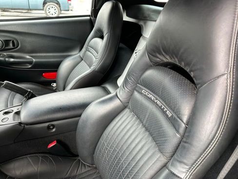 Used 2003 Chevrolet Corvette Convertible w/ Preferred Equipment Group1 image 10