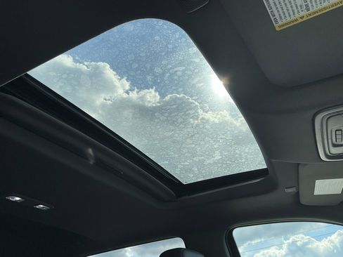 Used 2021 GMC Sierra 1500 Denali w/ Denali Premium Package image 20