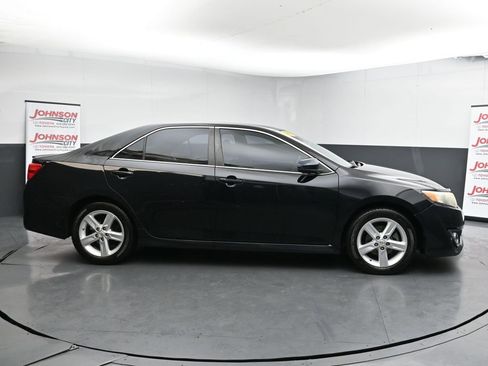 Used 2013 Toyota Camry SE image 9