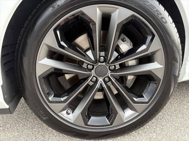 Certified 2026 Audi Q7 3.0T Premium Plus AWD/4WD image 9