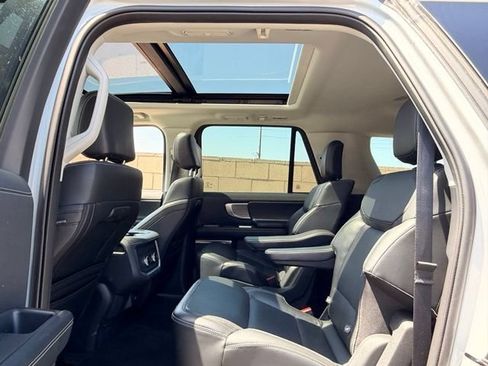 Used 2025 Ford Expedition Max Platinum AWD/4WD image 13
