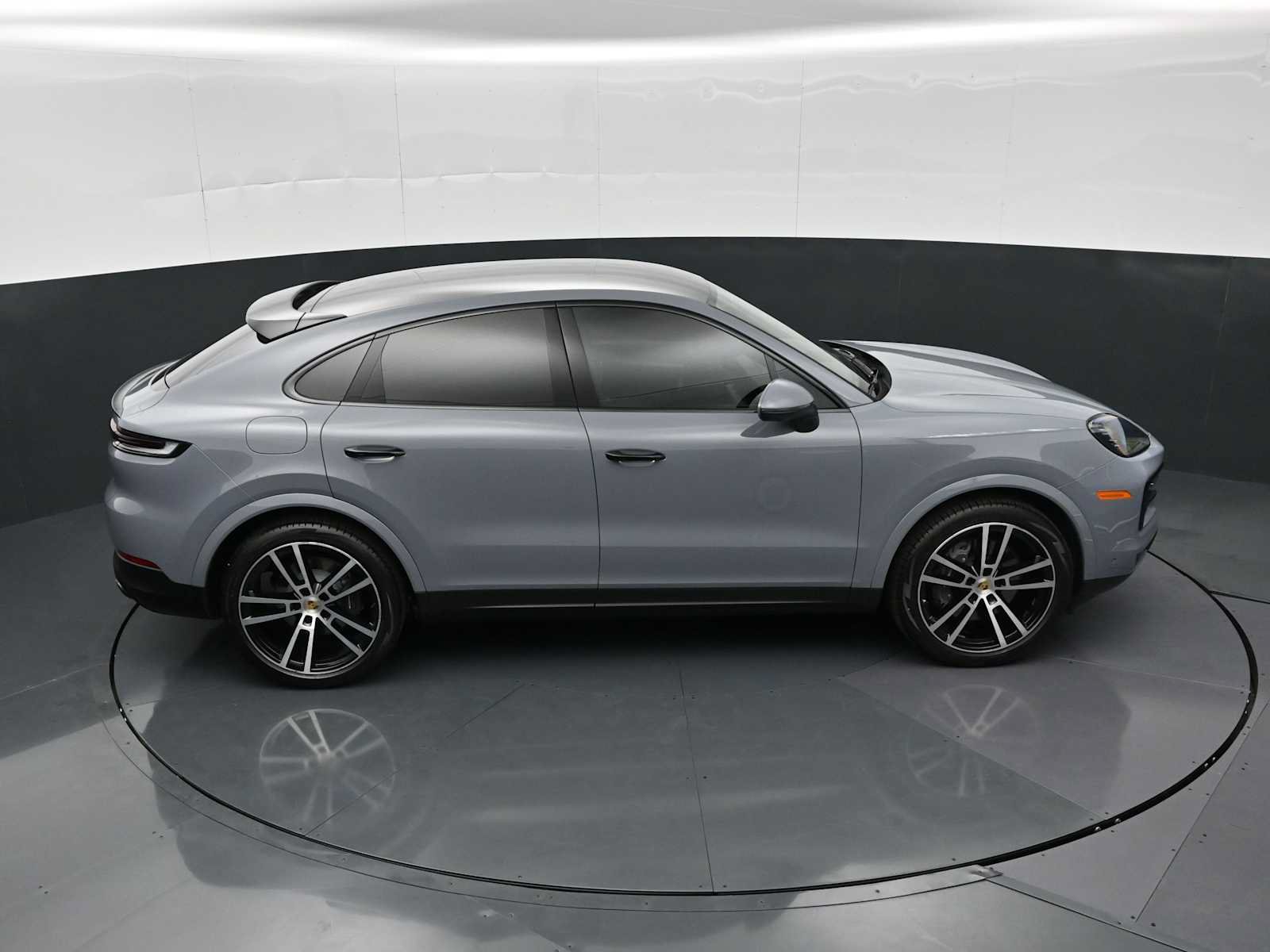 Certified 2024 Porsche Cayenne Coupe AWD/4WD image 35