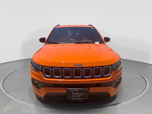 Used 2026 Jeep Compass Latitude AWD/4WD image 9