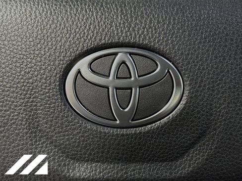 Used 2025 Toyota Tacoma TRD Off-Road AWD/4WD image 32