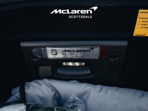 Used 2025 McLaren Artura image 38